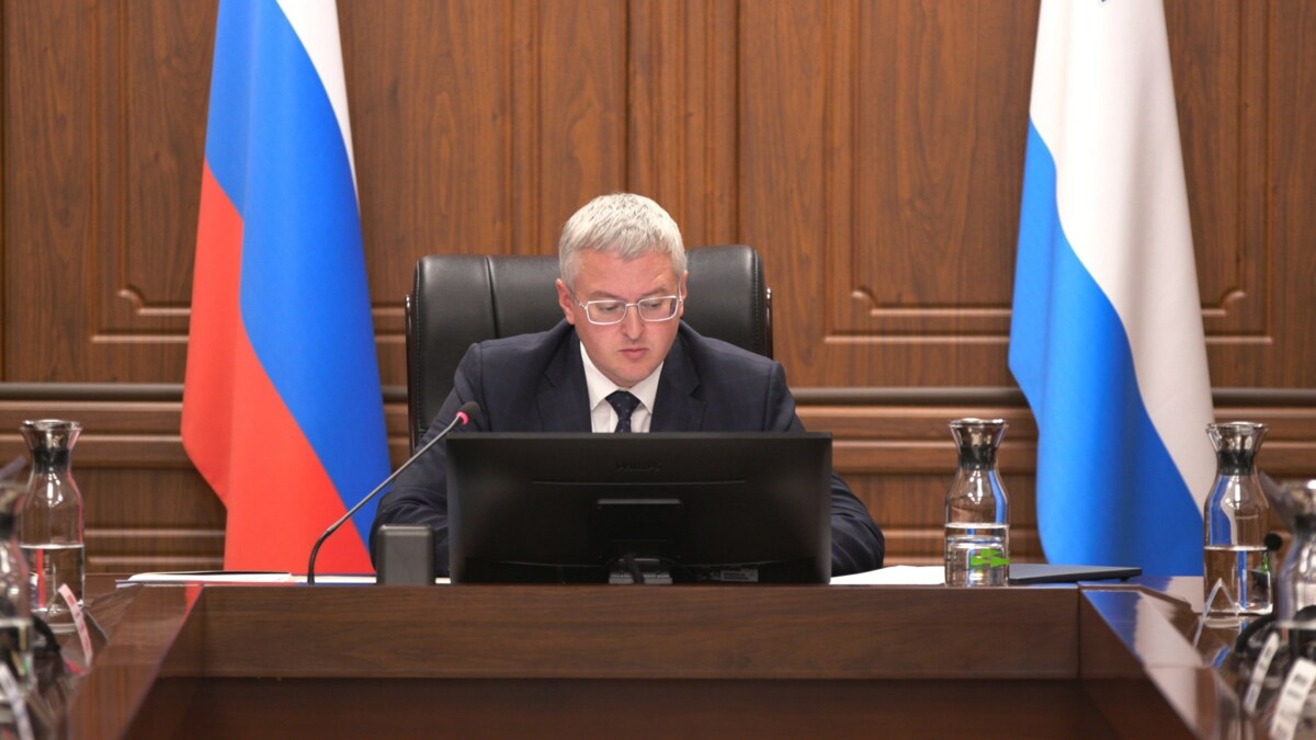 Глава Камчатки поручил главам муниципалитетов провести проверку всех расселенных, недостроенных и аварийных зданий